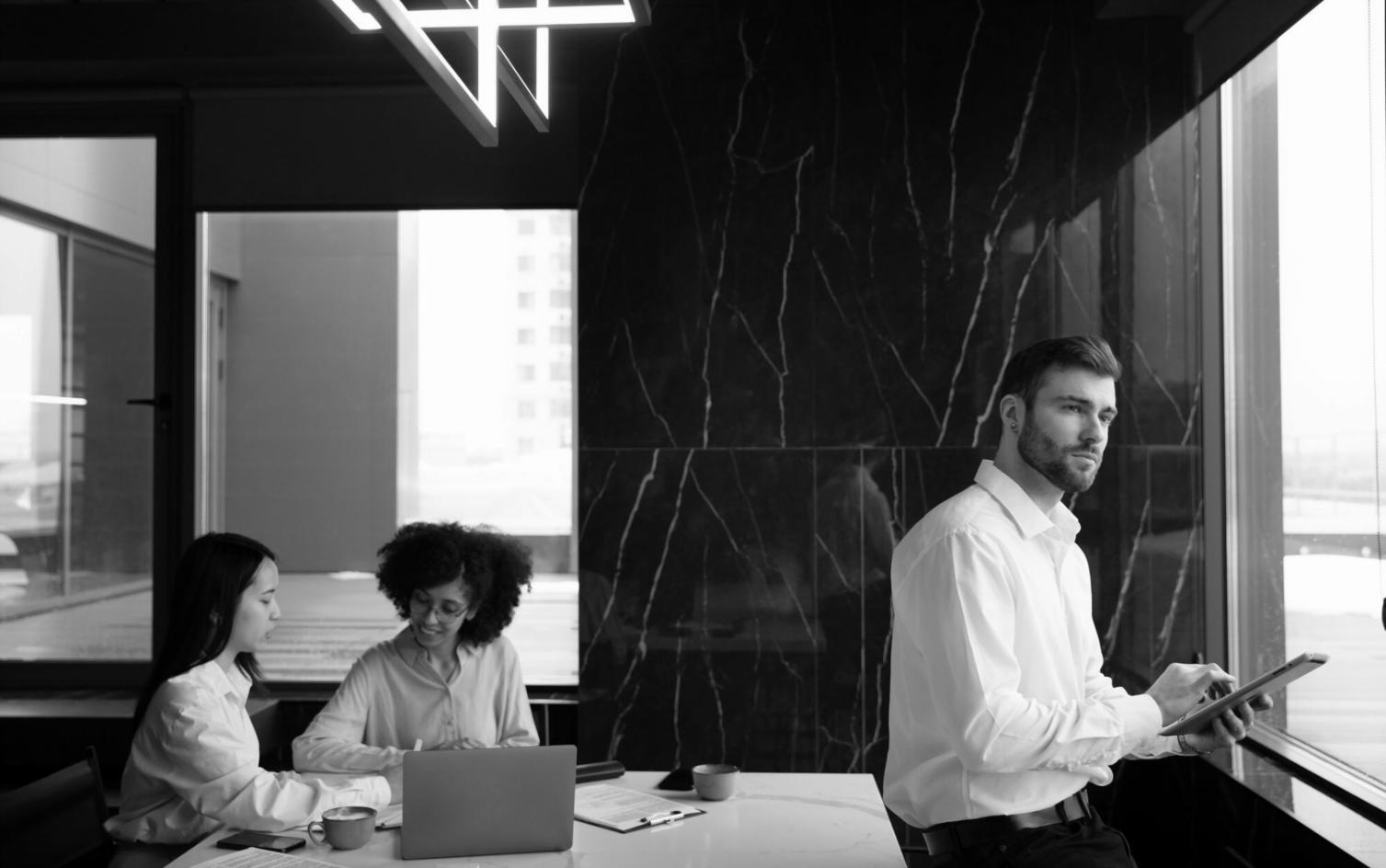 Station de travail équipée pour l'analyse des données financières